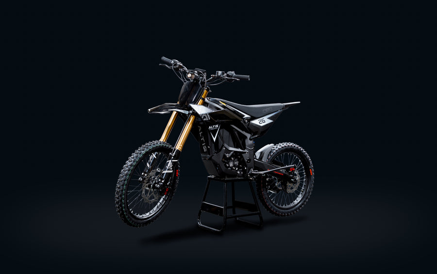 Altis Sigma 2026, Black — front three-quarter view on a stand