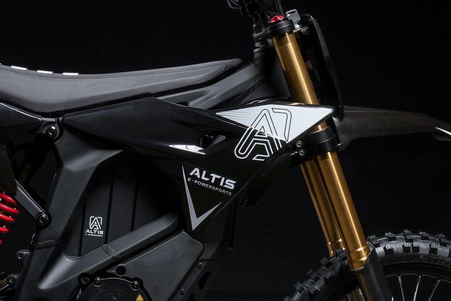 Altis Delta — side panel, fork and Altis graphics close-up
