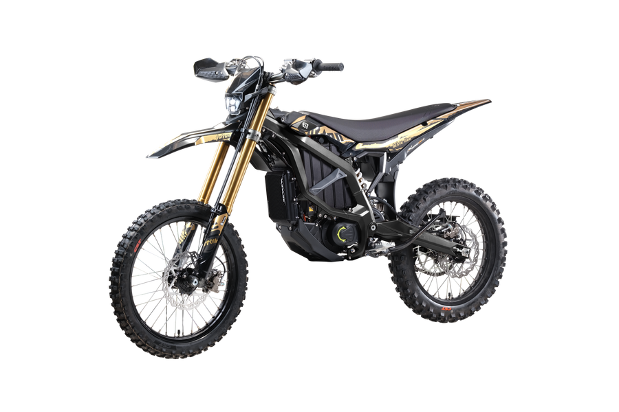 Sur-Ron Ultra Bee HP 2026, Carbon Black — rear three-quarter view